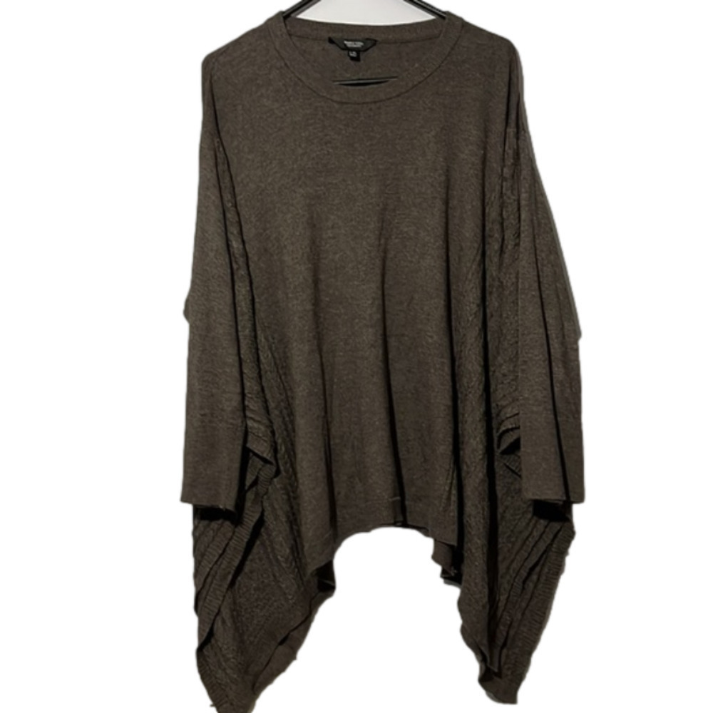 Sleeved poncho sweater. Size L/XL